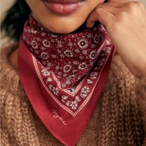 NWT Sézane Gaston Red Floral Scarf